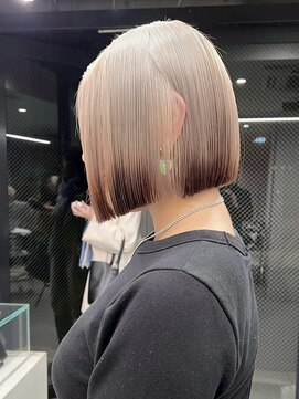 ソル バロール 表参道(SOL .valor) 切りっぱなしボブタッセルボブブロンドペールピンクシルバー韓国