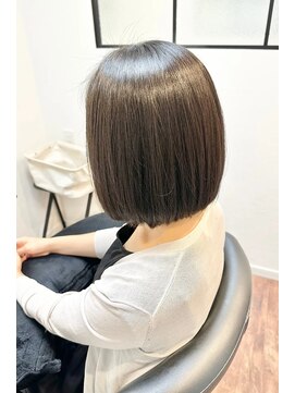 髪質改善で叶える大人ツヤ感ボブ
