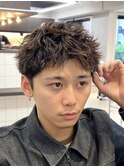 スパイキーショートツイストスパイラルパーマ短髪ツーブロック
