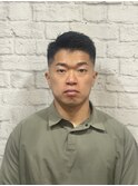 〈理容室〉黒髪短髪メンズスーツハイスキンフェードショート