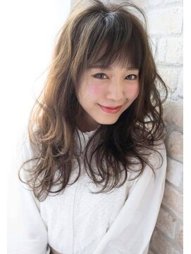 ボニークチュール(BONNY COUTURE) 大人かわいい・キレイ・上品なロングレイヤースタイル・アッシュ