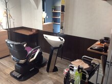 ラニヘアー(Lani hair)の雰囲気（セット面にシャンプー台がついているので移動なし♪）