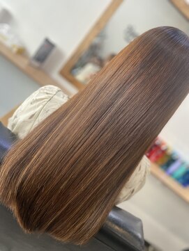 ラビス クローバー(Lovis clover) 髪質改善　酸熱トリートメント　くびれヘア　デザインカラー