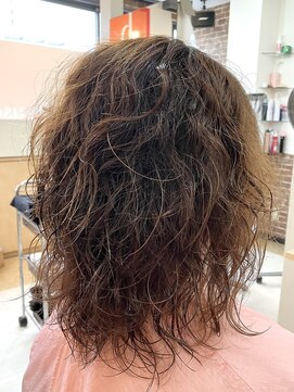 カットハウス はさみの部屋 ミディアムウルフ/レイヤー/縮毛矯正/デジパ/ランダム/前髪あり