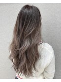 透明感たっぷりなバレイヤージュカラー