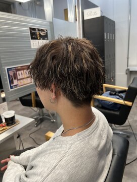 メンズサロン キング 梅田店(Men’s salon K!ng) ホワイトメッシュ/ツイスト/ツイスパ/パーマ/メンズ/眉毛