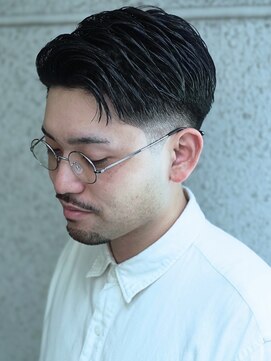 ダウバーバーショップ 表参道(DAU BARBER SHOP) 30代理容室 バーバー ナチュラルパーマ フェードカット 7:3ヘア