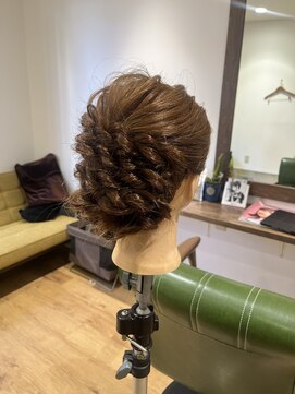 エトカ(EToKa) 【ヘアアレンジアップスタイル】