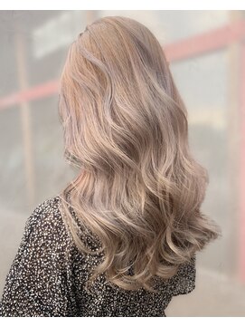 ユキオ(Yukio) ブリーチカラー×ミルクティーベージュ◎韓国風レイヤーカット