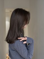 ネイヴィル(navile)&nbsp;【 ミディアムレイヤー × グレージュ 】