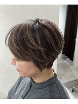 グランマイル(Gran mile) 白髪ぼかしハイライト&似合わせショートカット