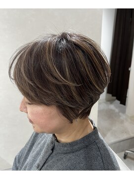 グランマイル(Gran mile) 白髪ぼかしハイライト&似合わせショートカット