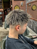 フォーコーナーズカットショップスリーセント 栄(FourCornersCutShop 3/cent)&nbsp;【ホワイトハイライト×ツイストパーマ】