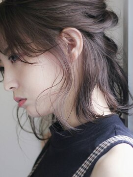 ペイジス(Pages) ほつれハーフアップ