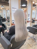 エイト プラット 渋谷2号店(EIGHT plat)&nbsp;ホワイトカラー　ホワイトブロンド　[EIGHT12/17]