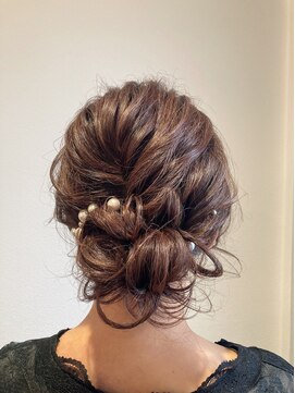 キー(KEY) お団子ヘアセット