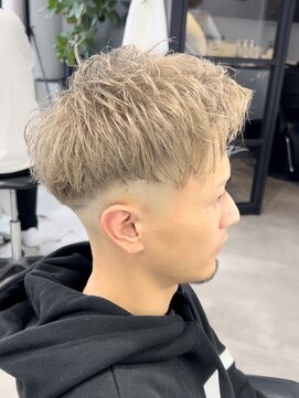 ウノ(U.No.) かっこよすぎるハイトーンスキンフェード