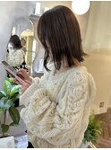 オリーブベージュ×ミディボブ