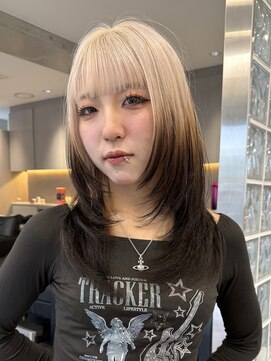 サンクプロジェクト(cinq PROJECT) 明るめホワイトミルクティーベージュ韓国ミディアムレイヤー原宿