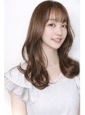 まろやかショコラ×ほつれウェーブ。質感で魅せる旬顔ヘア。