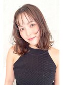 くびれミディ×ランダムカールで大人の余裕感