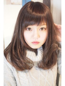 ミルプデザイン(MilP design) 小顔にみせる眉上シースルー斜めバング