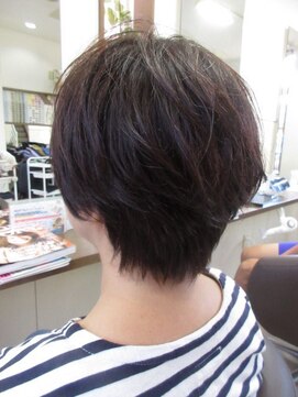 コアフィールフィス(COIFFURE fils) 【見附 今町】ゆるふわ大人ショート