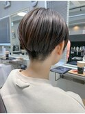 刈り上げショート、前下がりショート、ハンサムショート