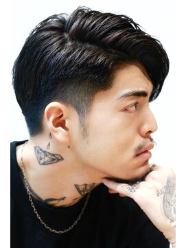 クリフ バイ リップス ヘアー(CLIF by LIPPS hair) かき上げ ツーブロック 色気 メンズヘア