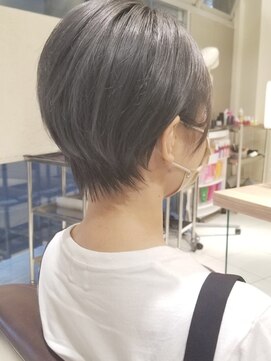 フロア(FLOOR) #グレージュカラー#まるみショート#透明感カラー