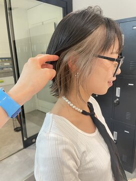 アイリー 名古屋(A/LEE) インナーカラー/ミルクティーベージュ/外ハネボブ