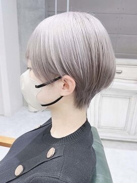 耳掛け丸みショート/アッシュグレージュカラー