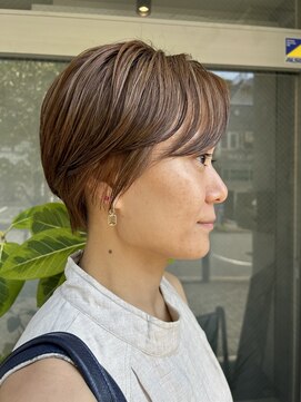 ステラ(stella) ベージュ×ショートヘア