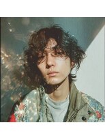 アンヌ&nbsp;センターパートのニュアンスウルフパーマ