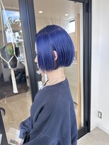 ハイク(HYKE)&nbsp;高発色ブルー×コンパクトボブ