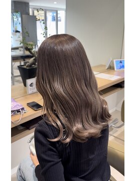 アース エレガンス 吉祥寺店(EARTH Elegance) 光に溶けるプレミアムミルクティーベージュ