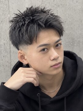 ヘッドストック 大和八木店(HEAD STOCK) アップバングホワイトメッシュフェードスパイキーショートメンズ