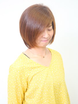 イスト(i s t) 小顔に見えるレイヤーを入れたふんわり柔らかマッシュ