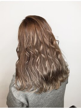 ラヴィエール(LAVIERE by R-EVOLUT) LAVIERE柿本流☆外国人風×ミルクティーカラー☆