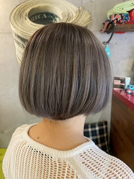 ガレージヘア(GARAGE HAIR) くすみカラー/顎ラインボブ