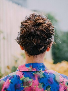 アラワラブルー(arrawarra blue) ねじりシニヨン/20代/30代/40代/50代/倉敷/白楽町