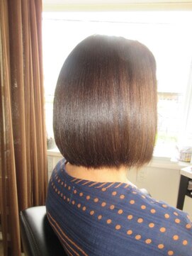 コア フィール ア デイ(COIFFURE A DAY) 【M3D見附今町】ミディアムボブ