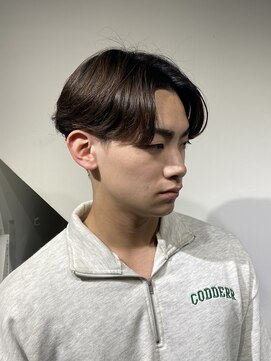 ドルクス 日本橋(Dorcus) 日本橋　刈り上げセンターパートニュアンスパーマ　ゆるいパーマ