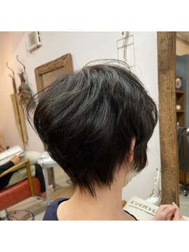 アール(hair salon R.) 『R.』のくせ毛を活かすショートスタイル