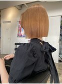 切りっぱなしボブ×イエローブラウン［新宿三丁目］