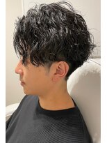 ニアウ 太田店(Niau)&nbsp;センターパートツイストスパイラルパーマ刈り上げメンズパーマ