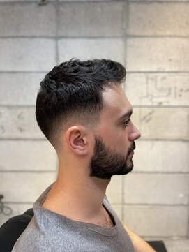 フランクスバーバー アンド ビアークラブ(FRANK'S BARBER and BEER CLUB) ロースキンフェードベリーショートF