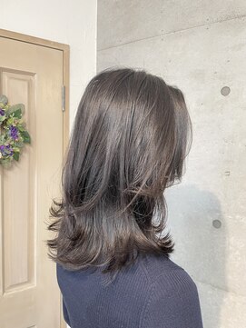 タエビスアリッサム(Taebis Alyssum) 大人レイヤー/艶髪ケア/ワンカール/毛流れ