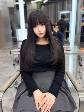 エヴァン(HEVIN) ◎初心者向けレイヤーカット　6トーンブリーチなしダークココア