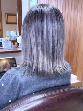 ブレイズヘアー(BLAZEhair) 【脱白髪デザイン】ホワイトバレイヤージュ×ブリーチ2回